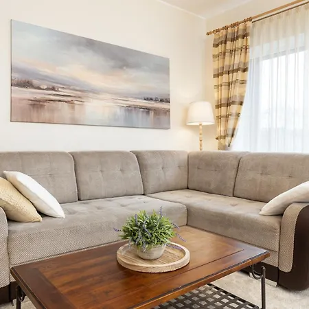 아파트 Cosy Next To Kadriorg Park *