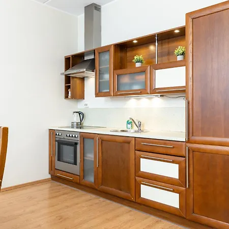 Апартаменти Cosy Next To Kadriorg Park Таллінн