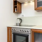 아파트 Cosy Next To Kadriorg Park *
