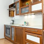 아파트 Cosy Next To Kadriorg Park 탈린